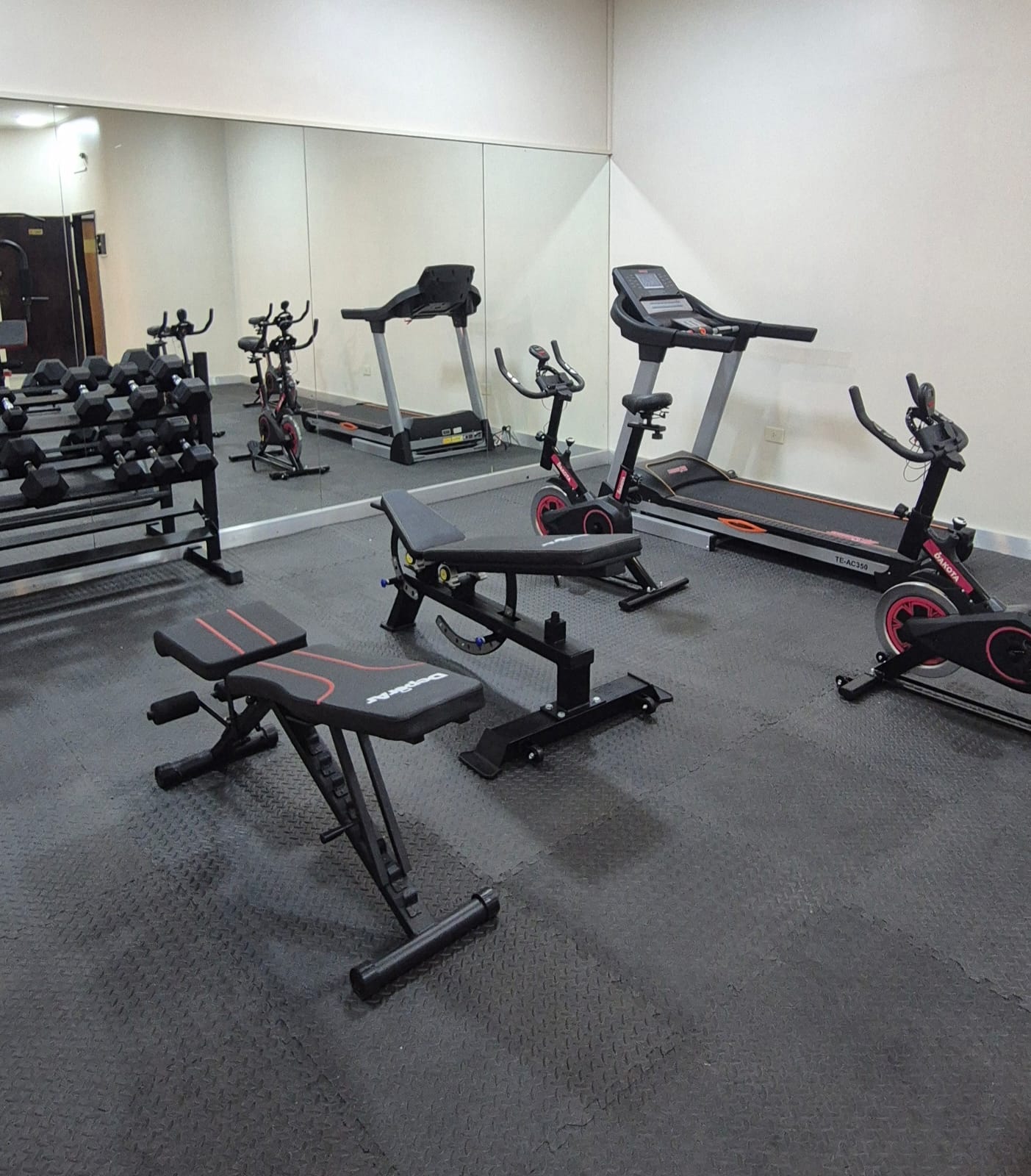 Inauguración del gimnasio en el Apart Hotel COMRA